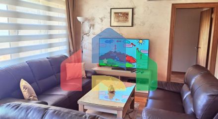 Двухкомнатная меблированная квартира с гаражом.