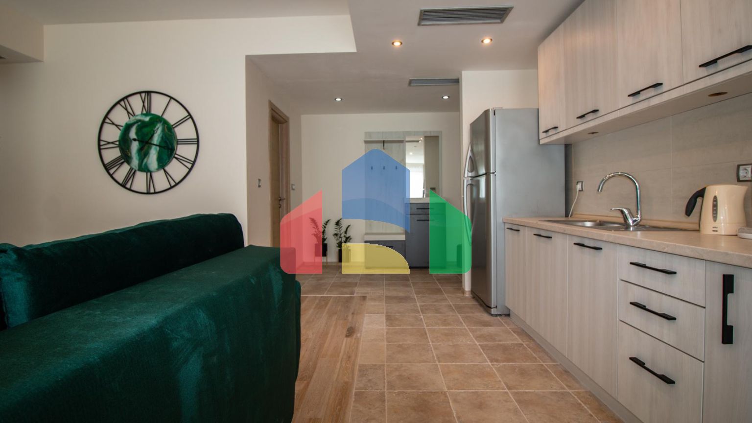 Уникальная квартира в современном комплексе с бассейном (Доброта, Котор)