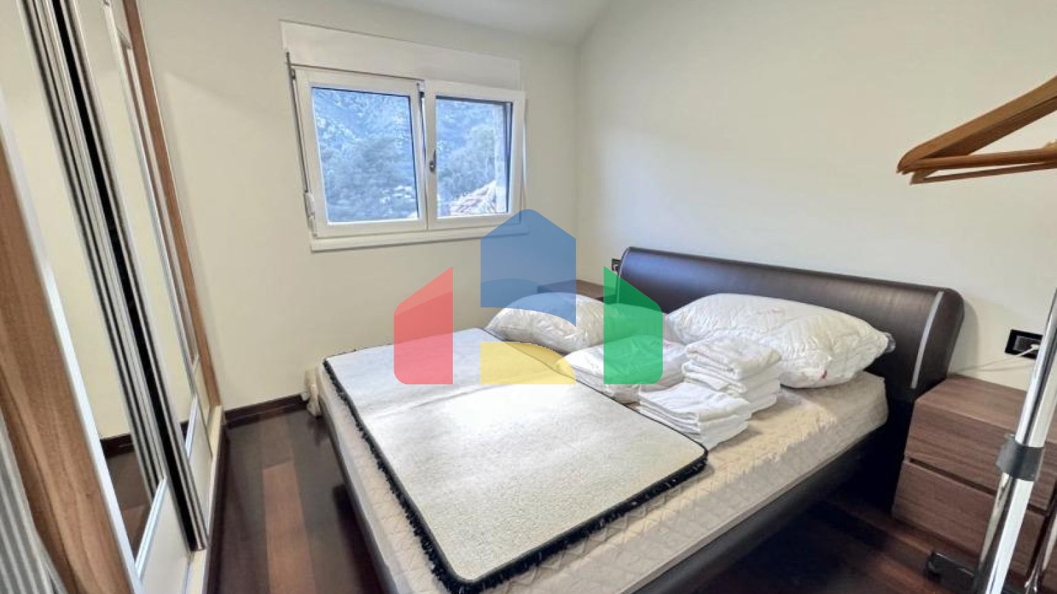 Роскошная двухуровневая квартира с видом на море Котор, район Доброта