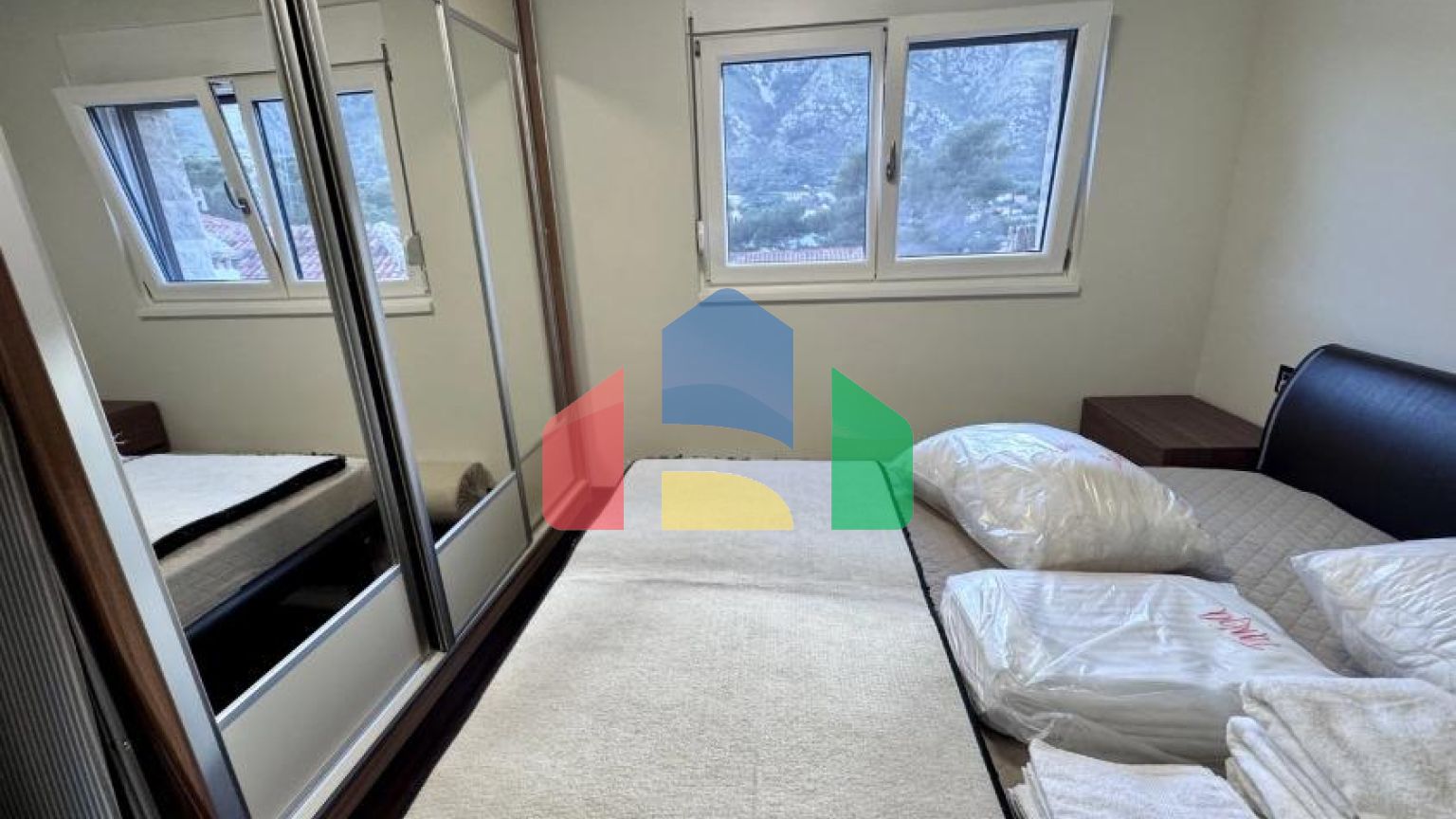 Роскошная двухуровневая квартира с видом на море Котор, район Доброта