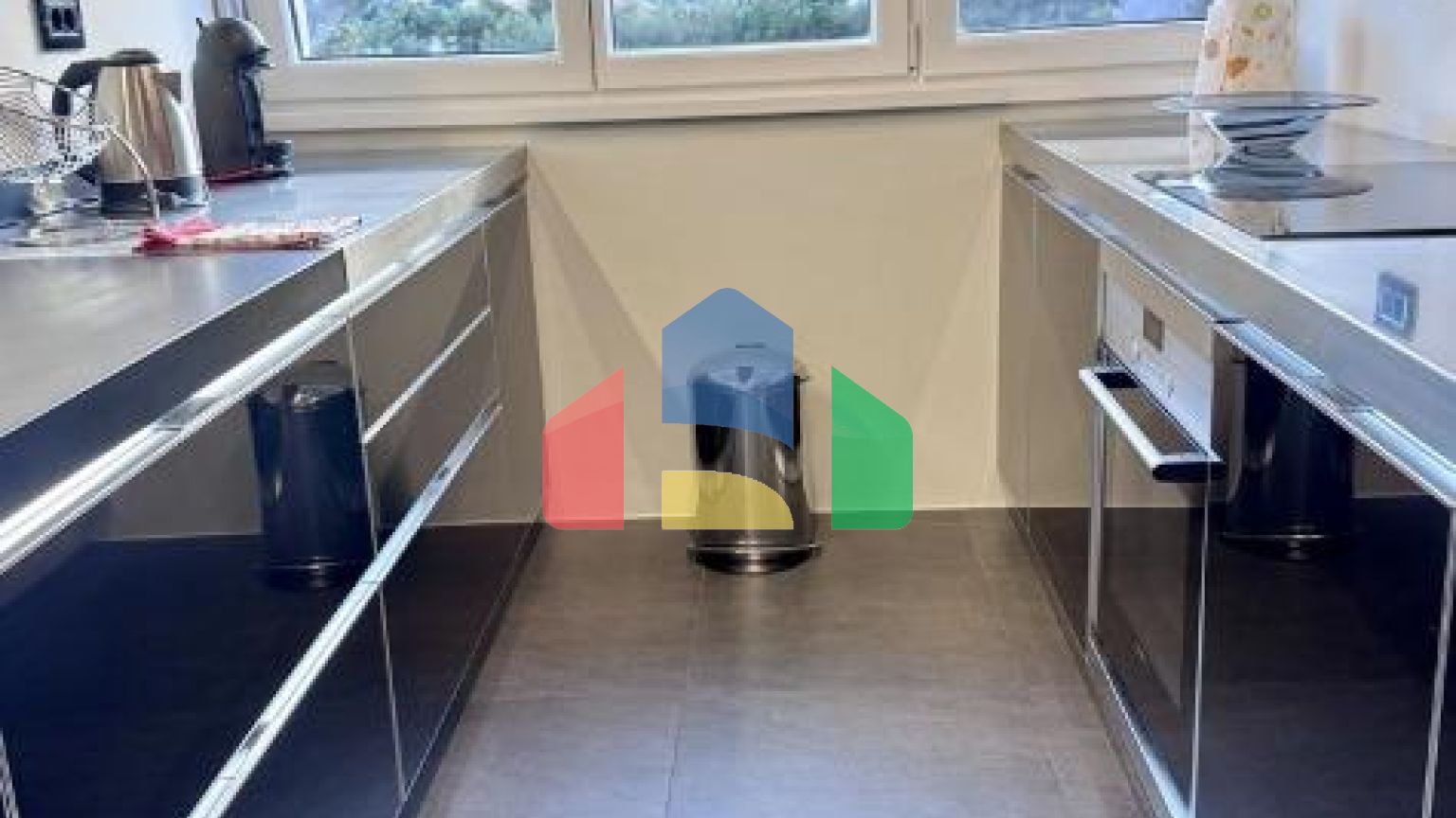 Роскошная двухуровневая квартира с видом на море Котор, район Доброта