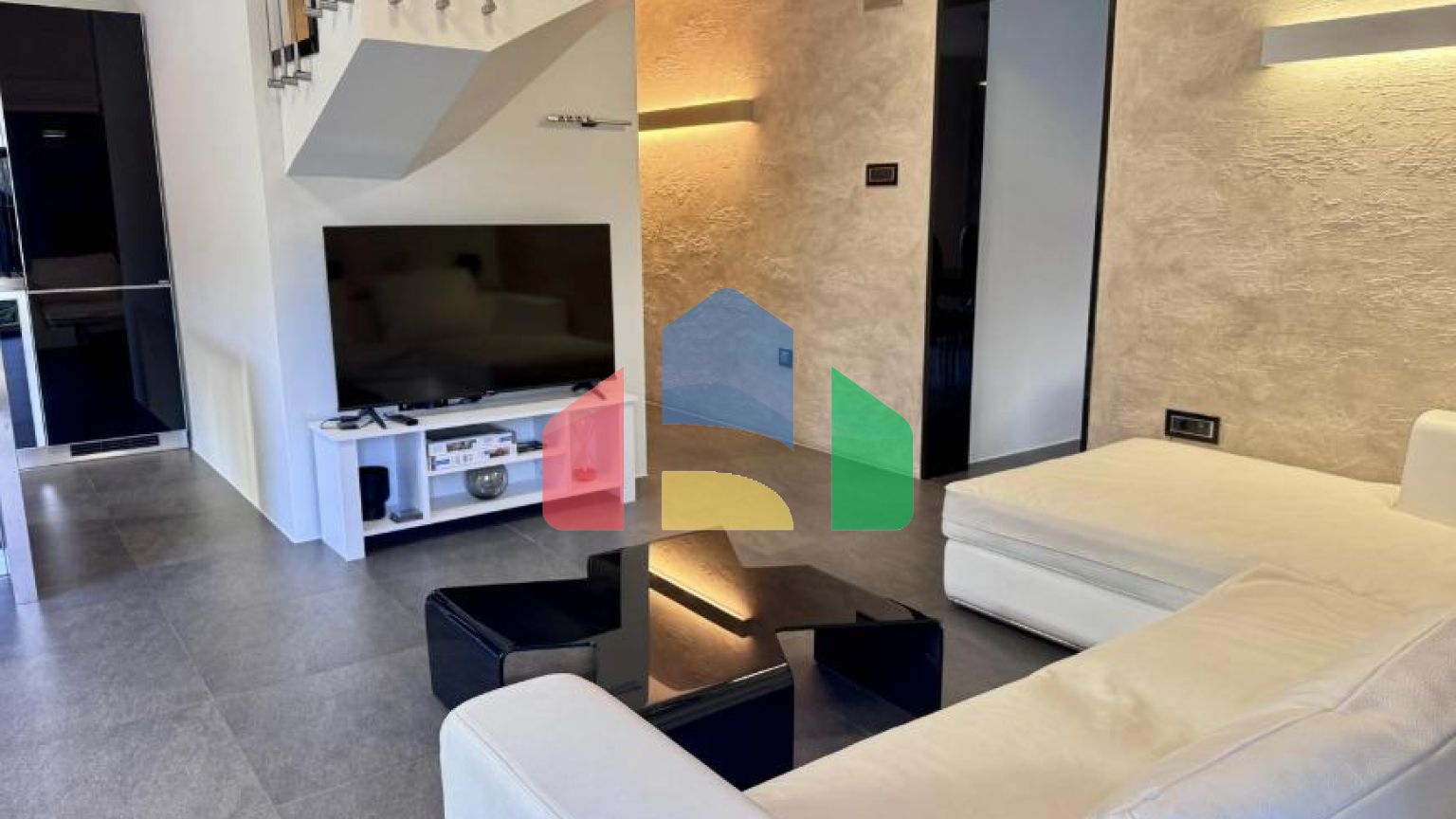 Роскошная двухуровневая квартира с видом на море Котор, район Доброта