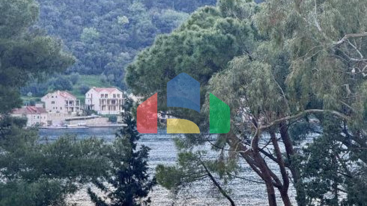 Роскошная двухуровневая квартира с видом на море Котор, район Доброта