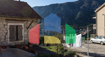 Продается – аутентичный каменный дом с панорамным видом на Бока-Которскую бухту