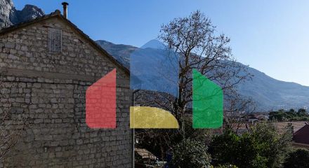 Продается – аутентичный каменный дом с панорамным видом на Бока-Которскую бухту