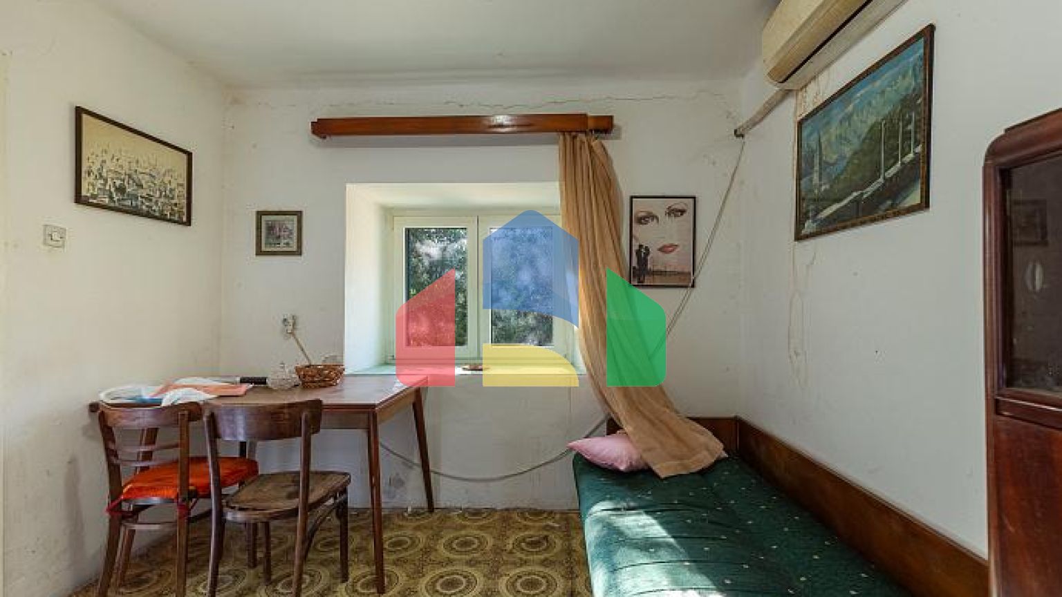 Продается – аутентичный каменный дом с панорамным видом на Бока-Которскую бухту