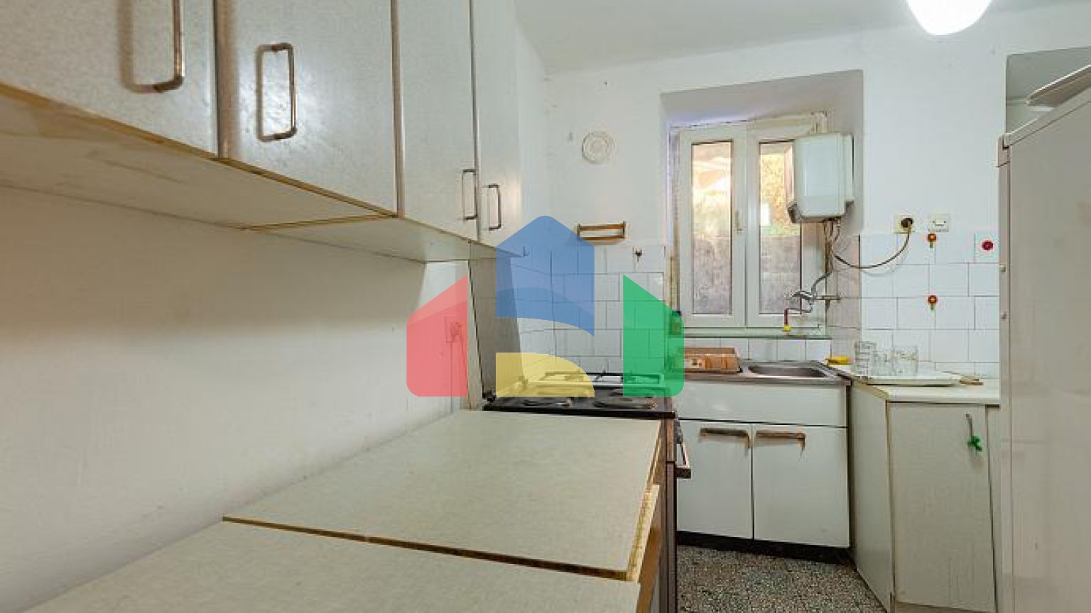 Продается – аутентичный каменный дом с панорамным видом на Бока-Которскую бухту