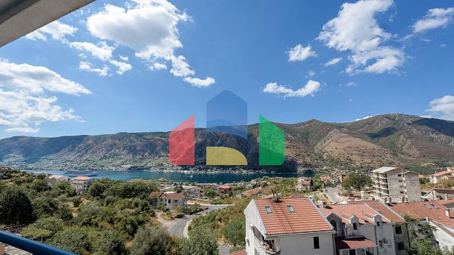 Студия в Доброте с панорамным видом на Боко-Которский залив