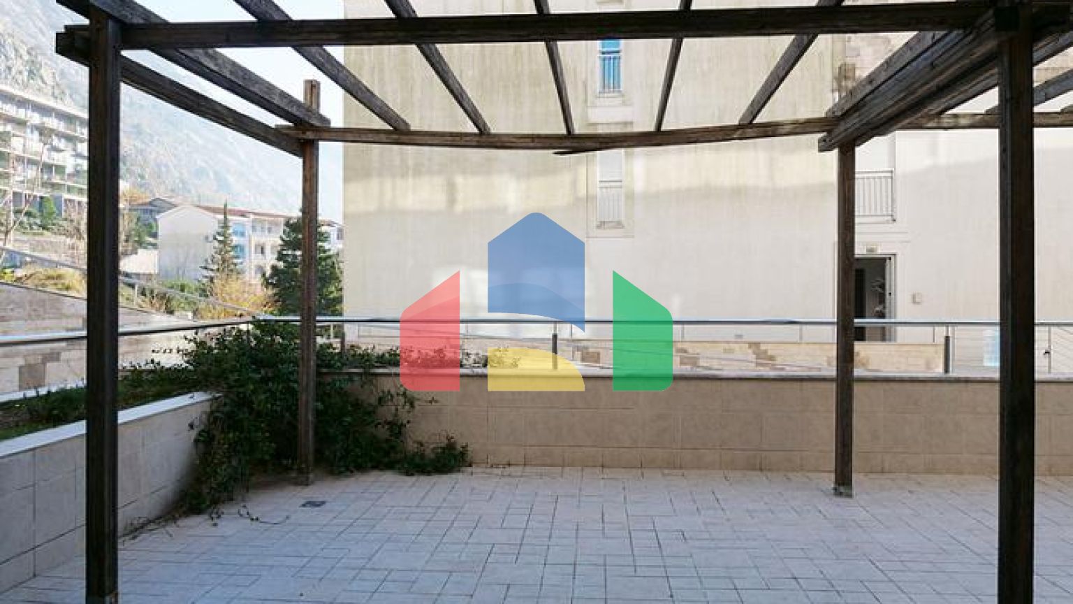 Квартира с двумя спальными комнатами и видом на море в Которе