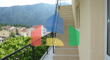 House in with pool in Dobrota