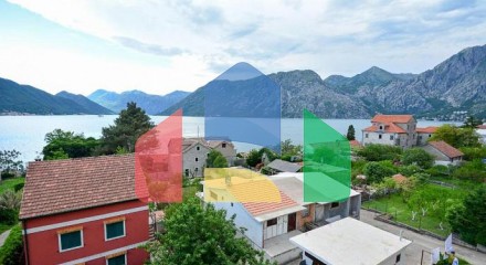 Hotel near the sea in Kotor