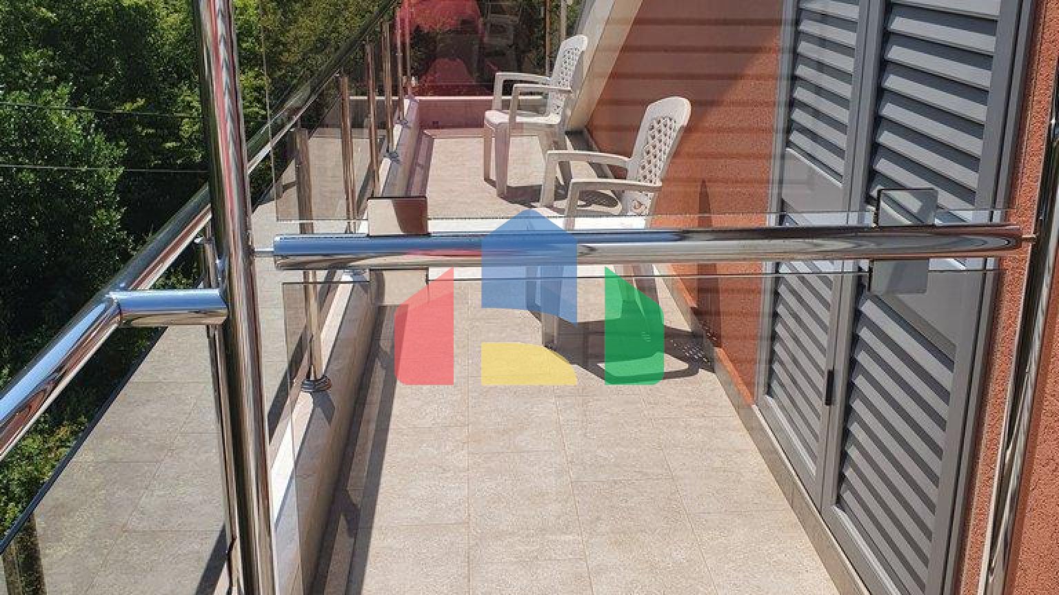 Продается дом с апартаментами в Герцег-Нови, Суторина