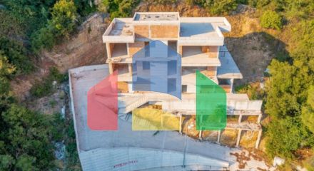 Недостроенная вилла в Херцег-Нови в 450 метрах от моря Недостроенная вилла в Херцег-Нови в 450 метрах от моря