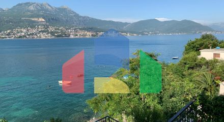 A villa is offered for sale in Njivice, Herceg Novi community.