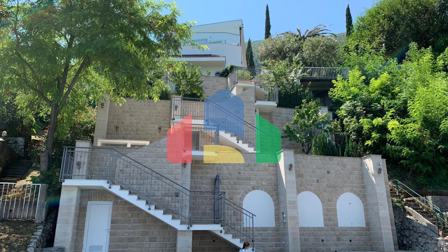 Предлагается к продаже вилла в Нивице, община Херцег-Нови.