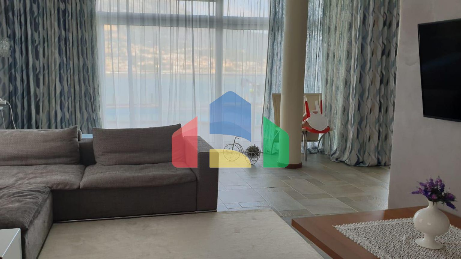 Предлагается к продаже вилла в Нивице, община Херцег-Нови.