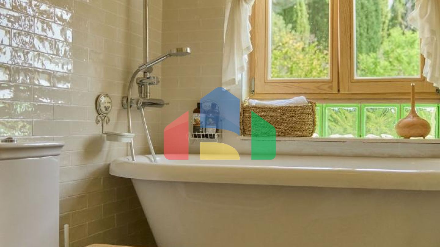 Дом с видом на море и лес, 4 спальни и отдельный апартамент в Суторине, Герцег-Нови