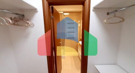 Просторная квартира с 3 спальнями и потрясающим видом на залив в современном комплексе в Херцег-Нови.