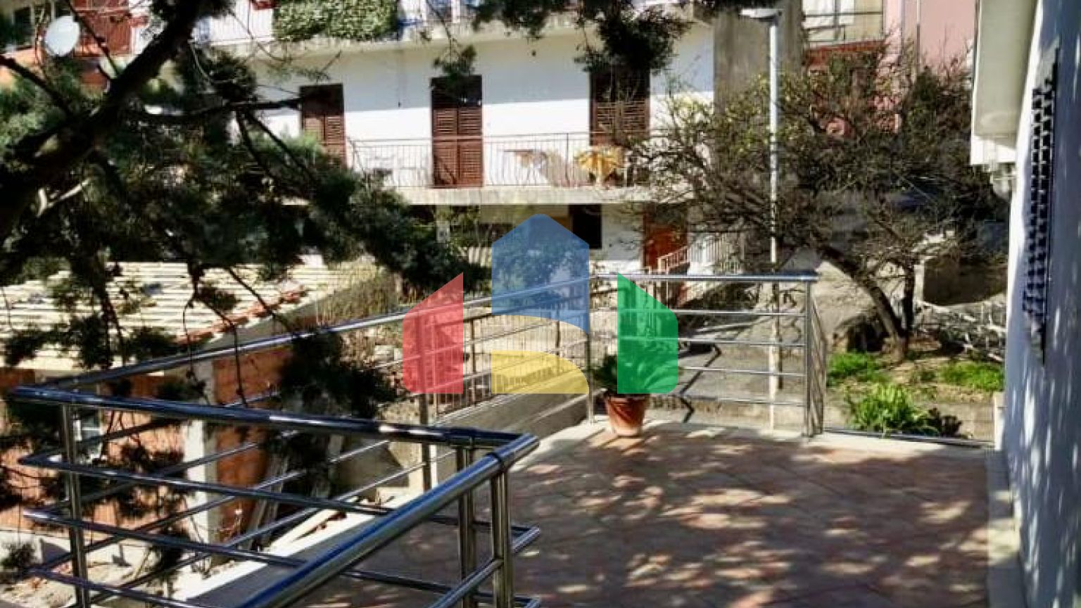 Двухэтажный дом в Херцег-Нови