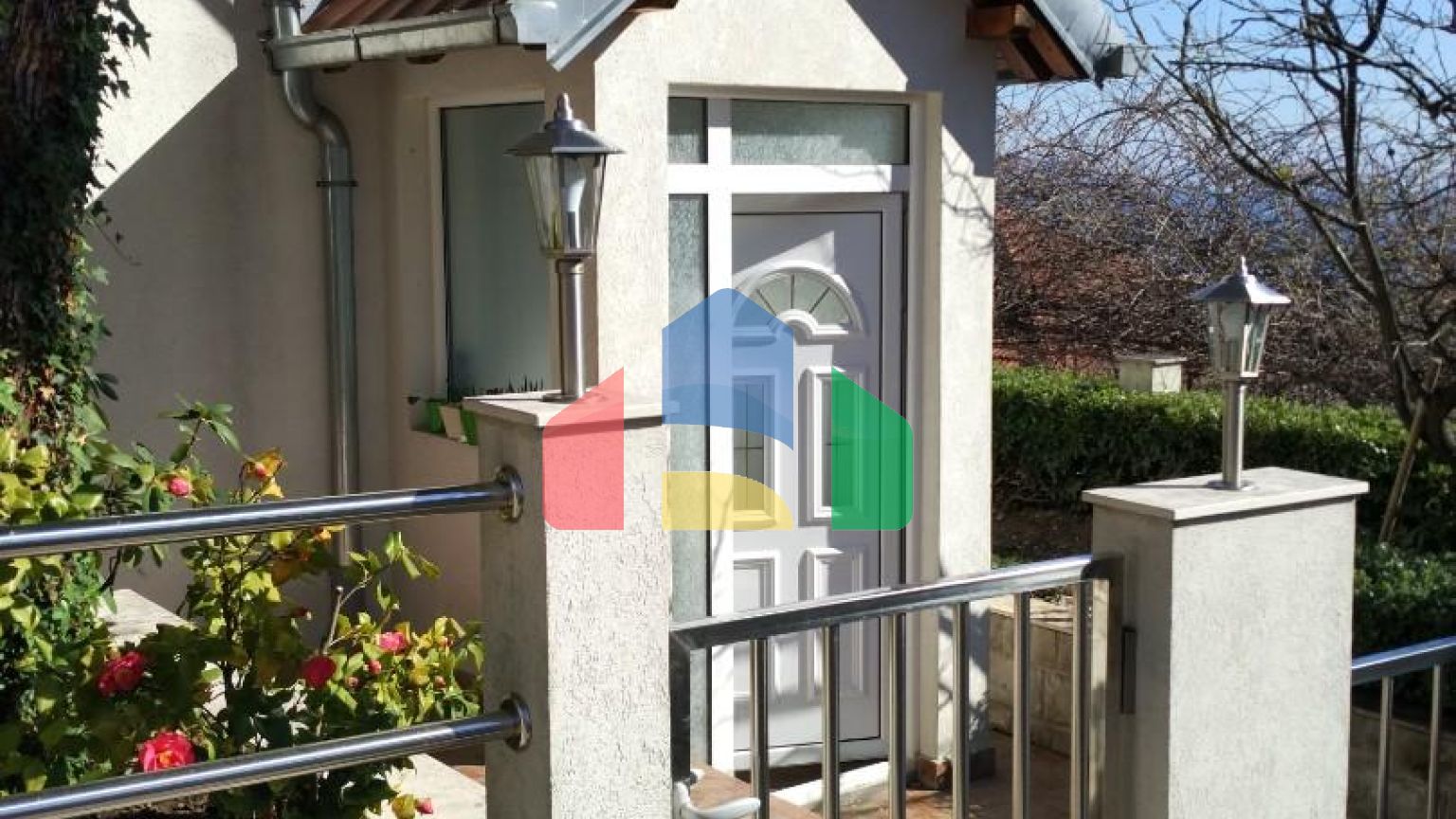 Двухэтажный дом в Херцег-Нови