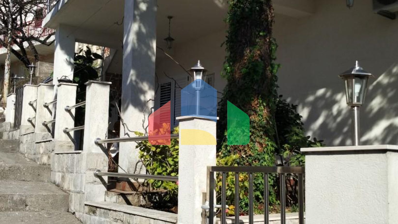 Двухэтажный дом в Херцег-Нови