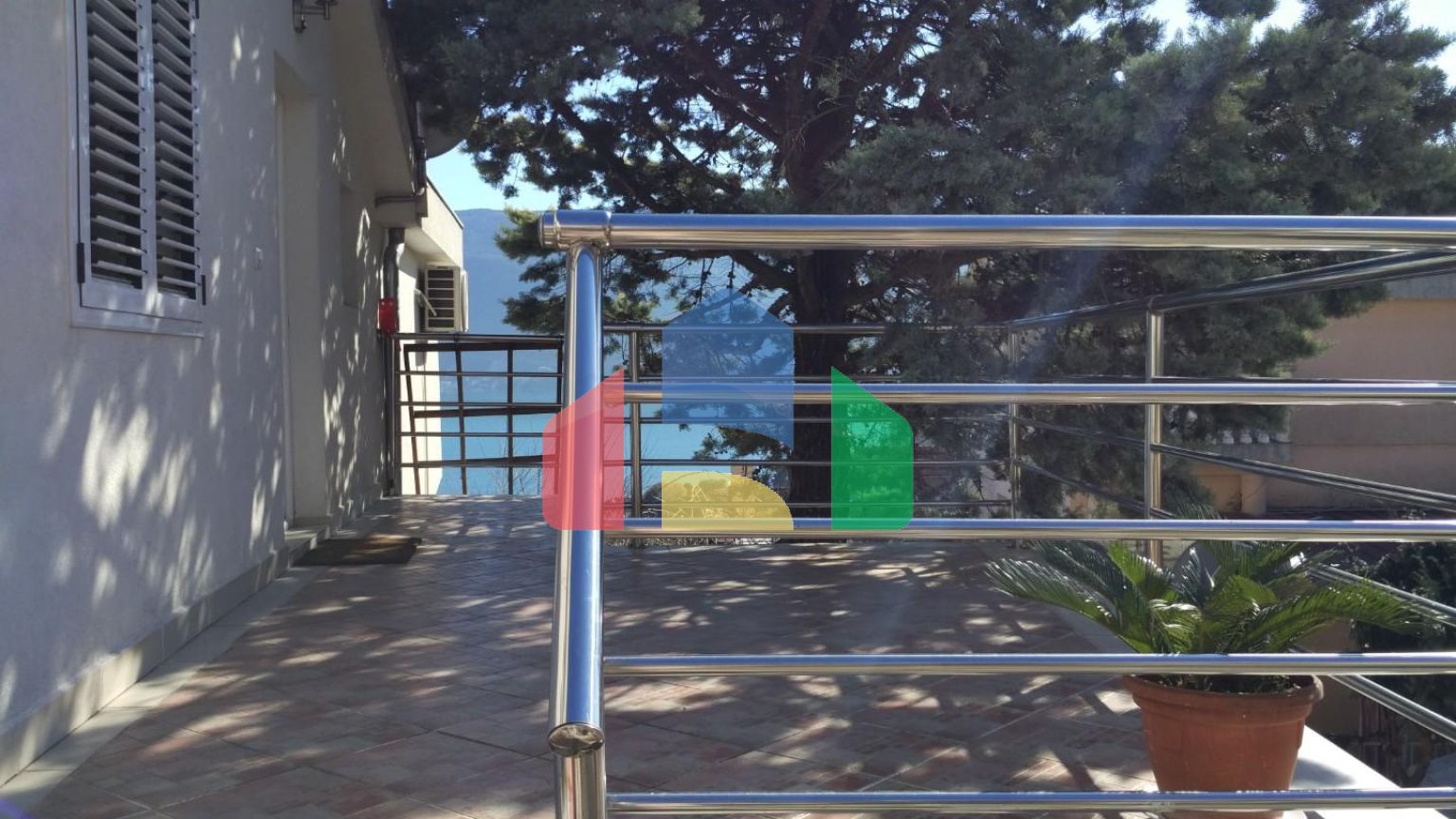 Двухэтажный дом в Херцег-Нови