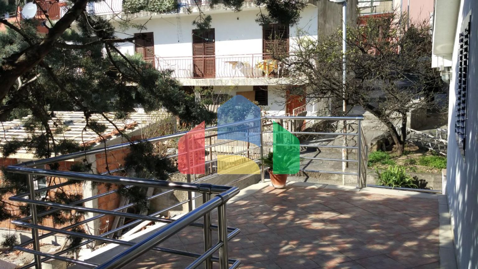 Двухэтажный дом в Херцег-Нови