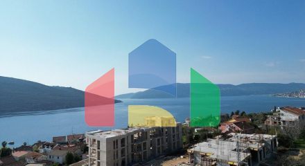 Апартамент 3+1 с балконом с вид на Бока-Которскую бухту