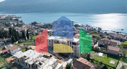 Апартамент 3+1 с балконом с вид на Бока-Которскую бухту
