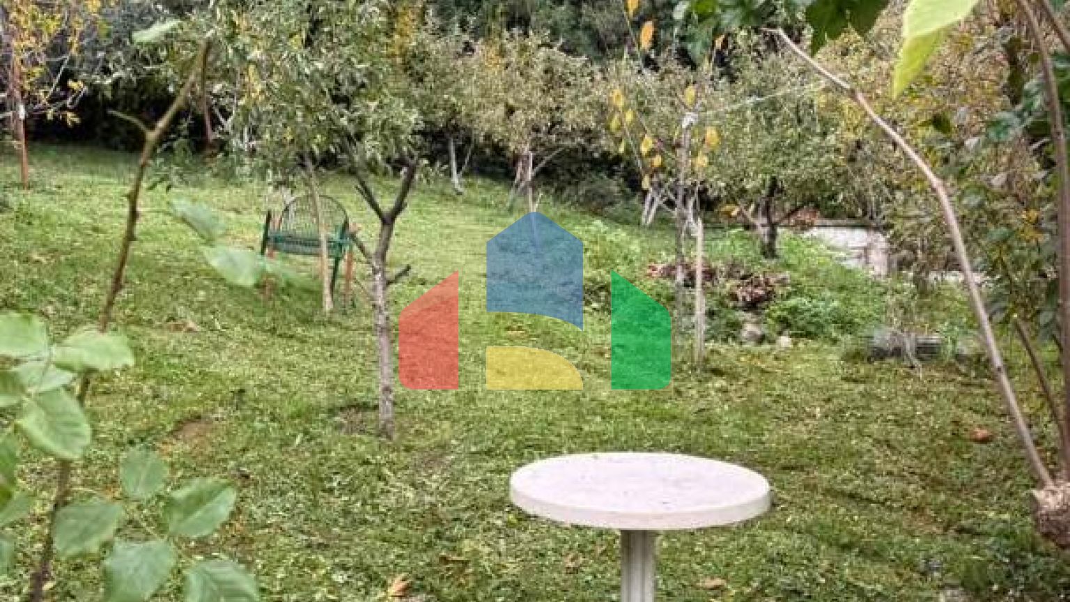 Имение с рушевиной и гостевым домиком в Херцег-Нови