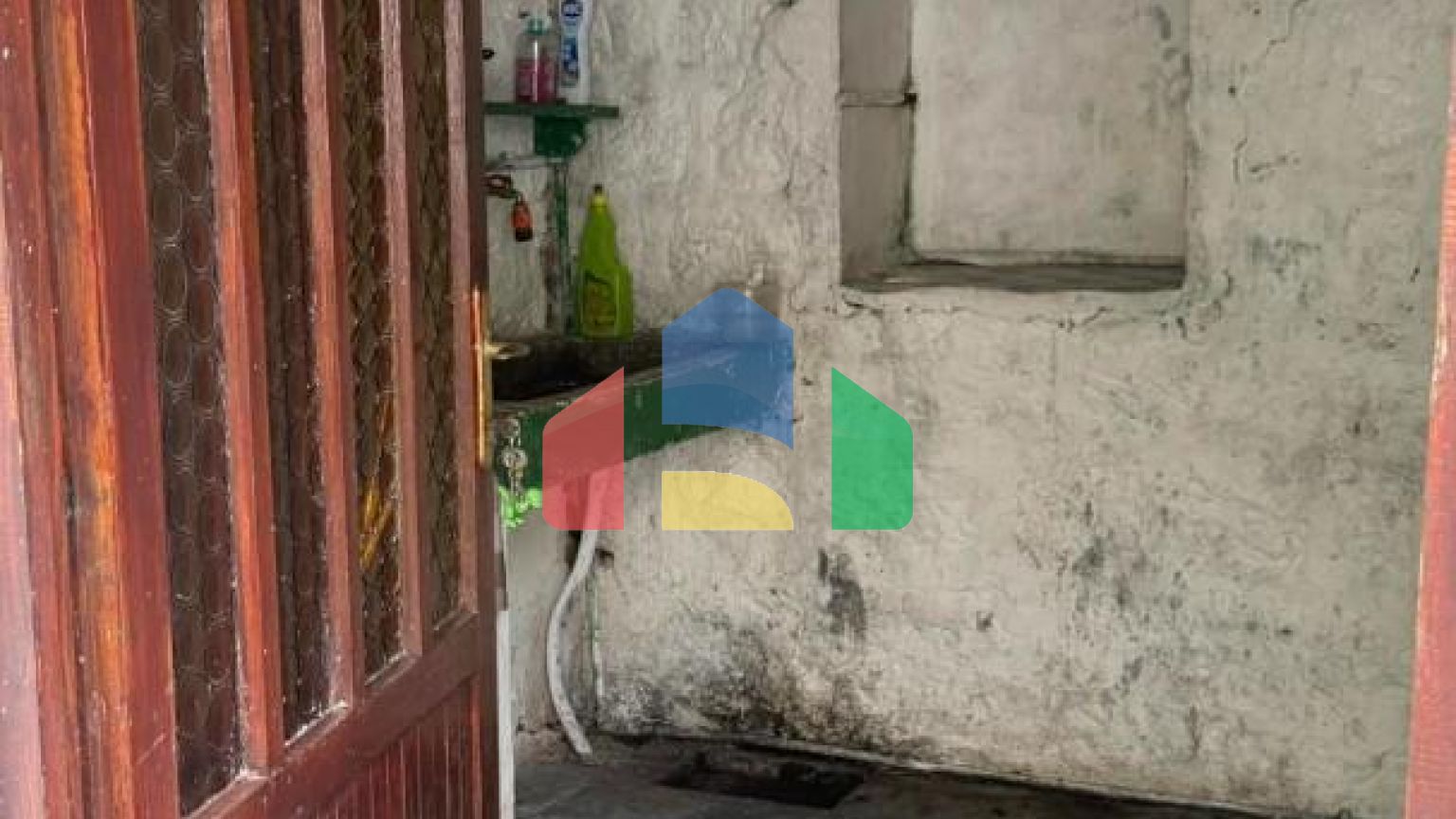 Имение с рушевиной и гостевым домиком в Херцег-Нови