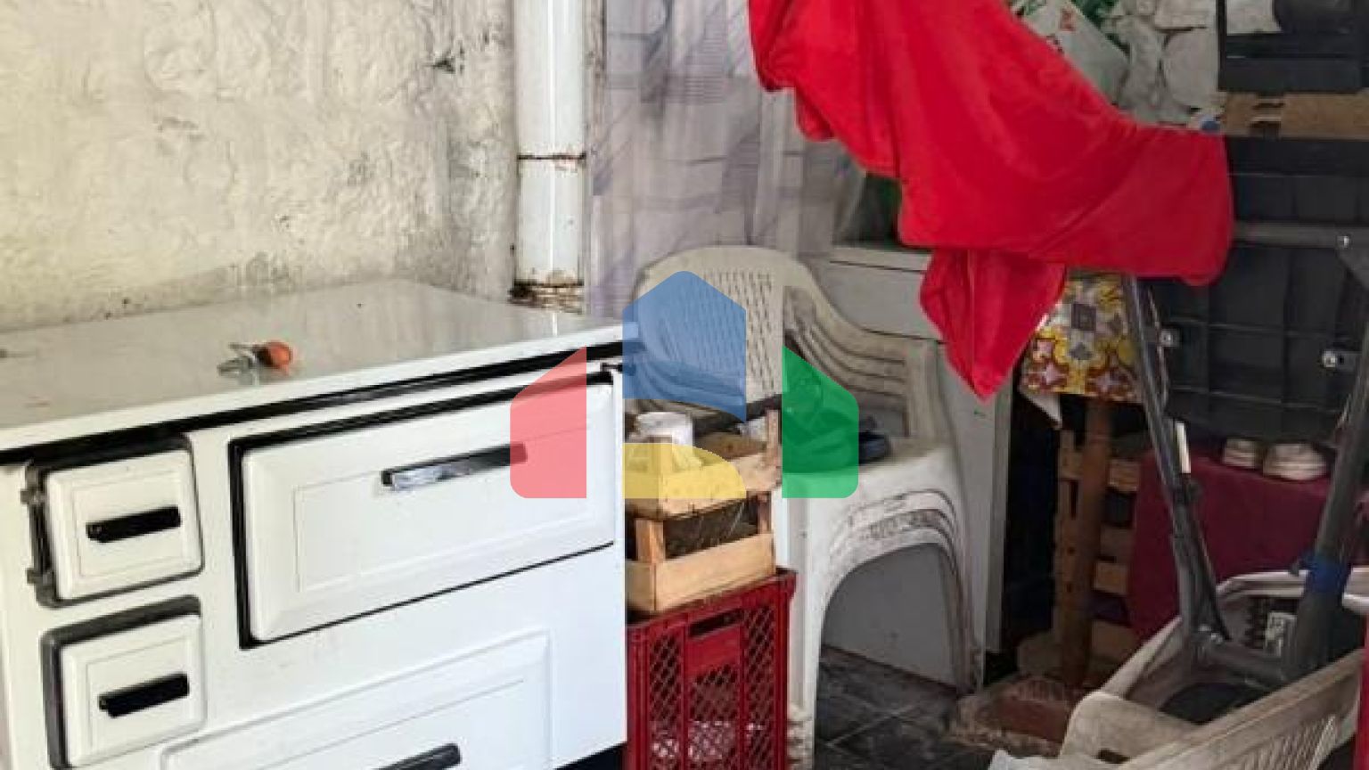 Имение с рушевиной и гостевым домиком в Херцег-Нови