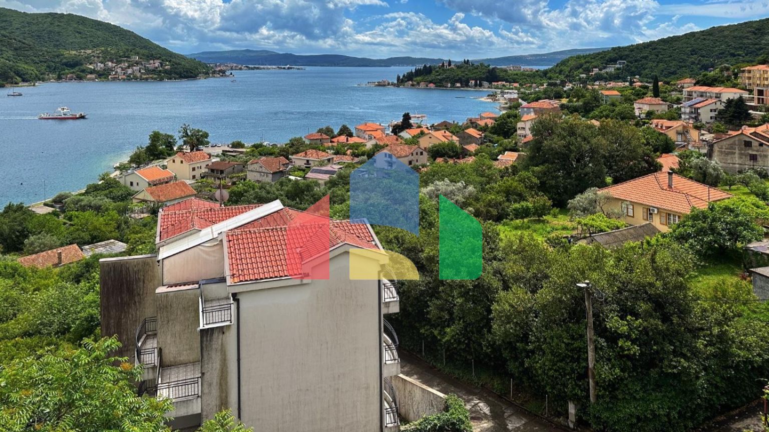 4 квартиры в комплексе для семейного отдыха в Каменари