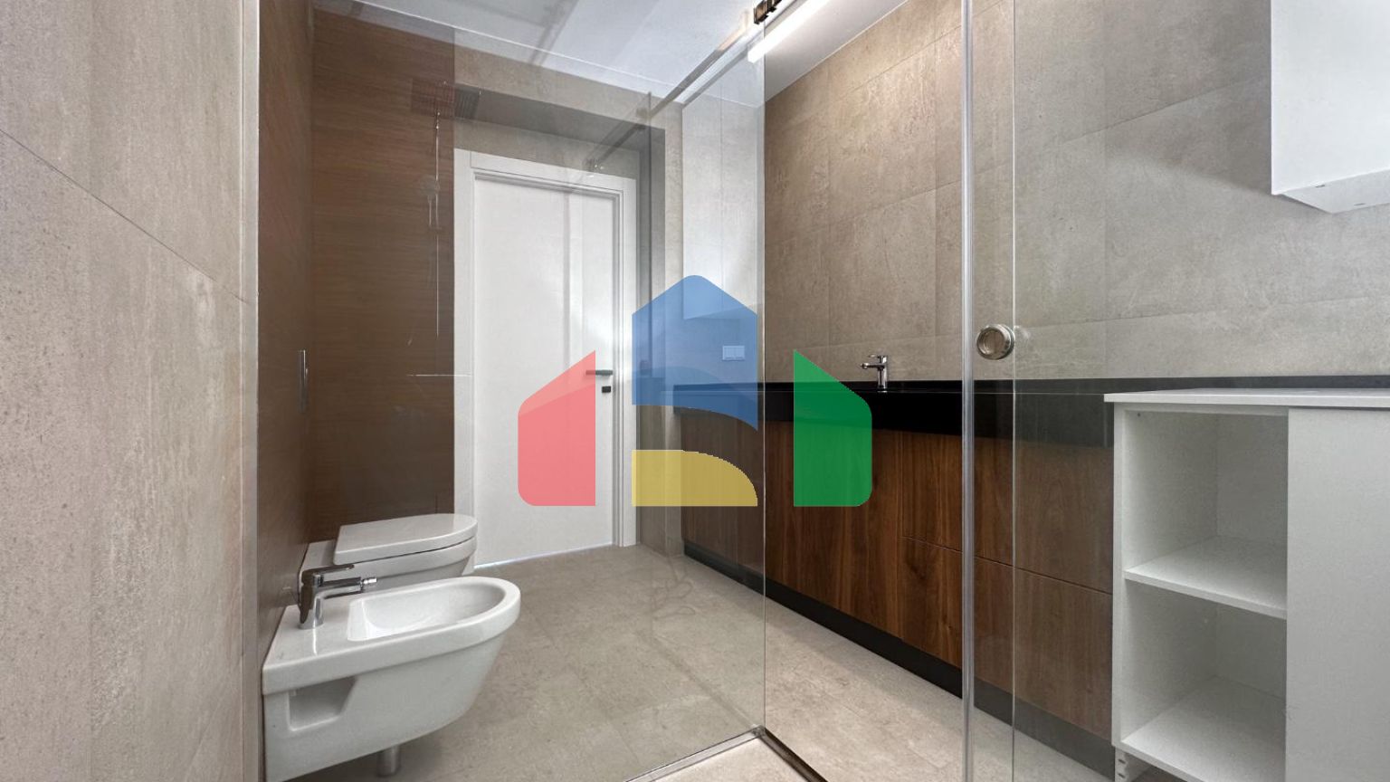 4 квартиры в комплексе для семейного отдыха в Каменари