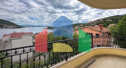 4 квартиры в комплексе для семейного отдыха в Каменари