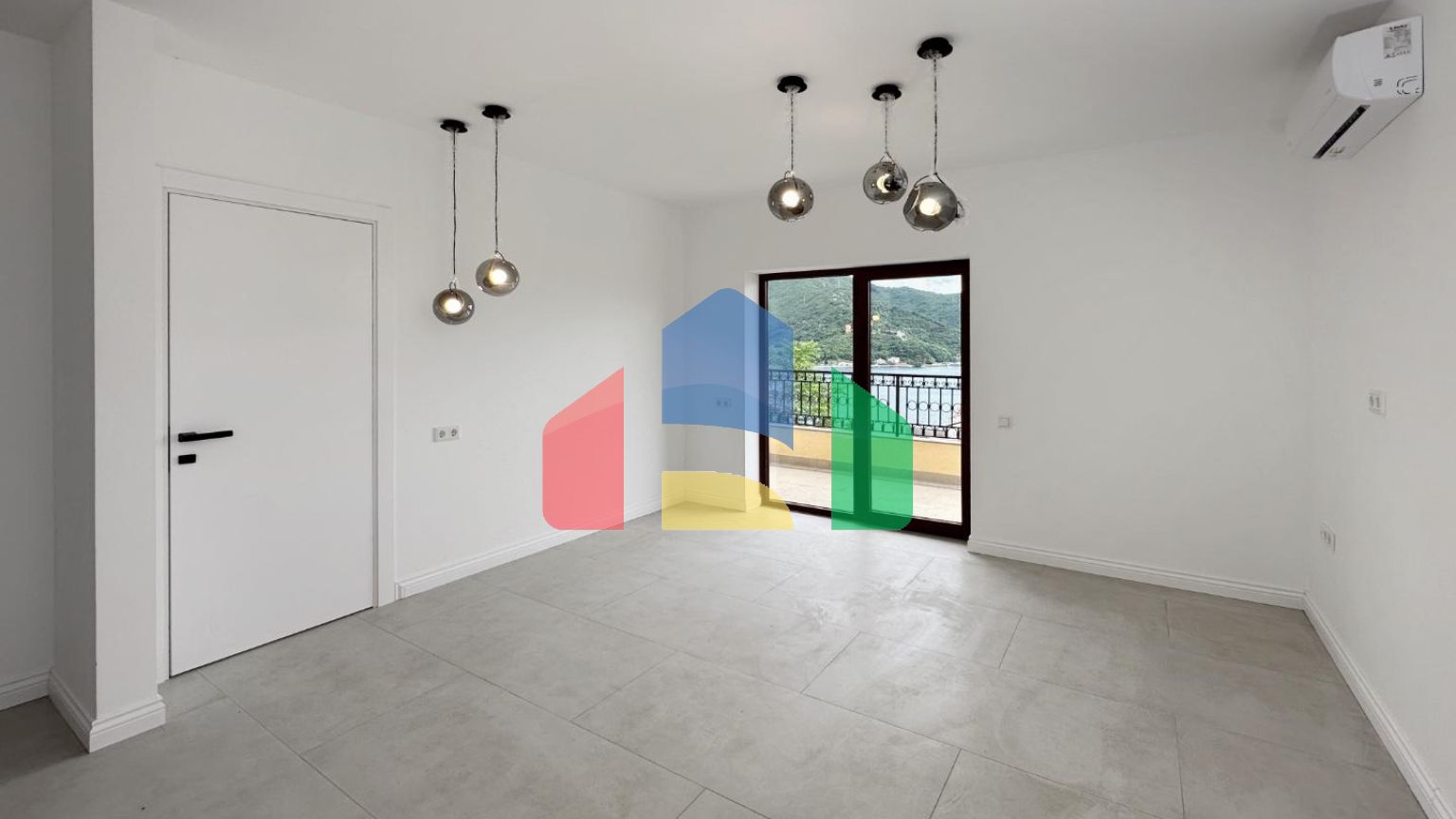 4 квартиры в комплексе для семейного отдыха в Каменари