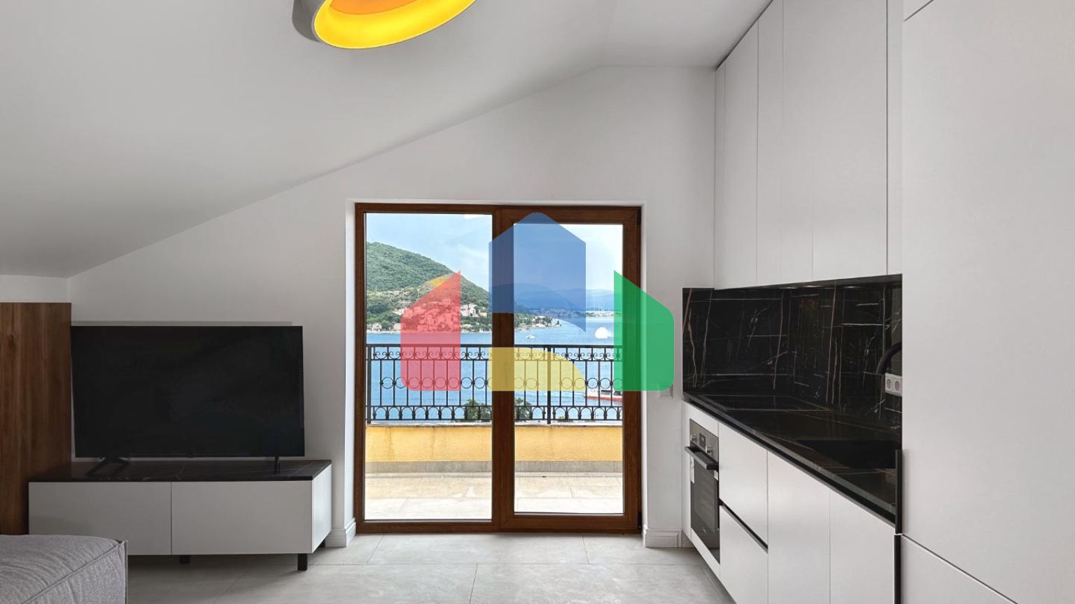 4 квартиры в комплексе для семейного отдыха в Каменари