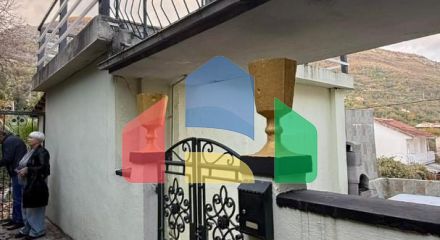 Продаётся каменный дом в Каменари, Которский залив.