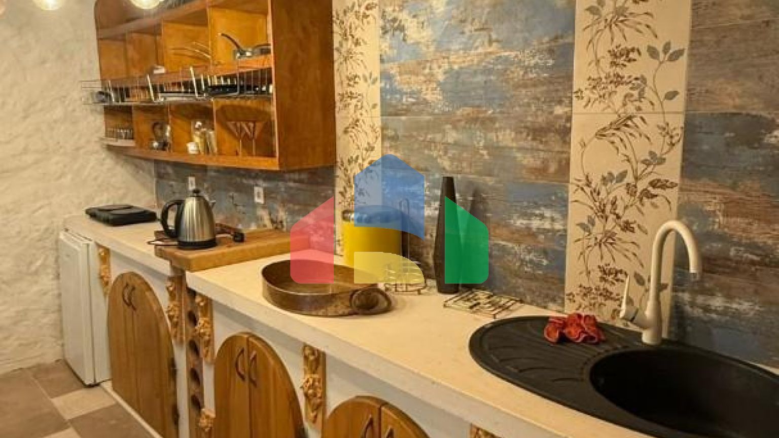 Продаётся каменный дом в Каменари, Которский залив.