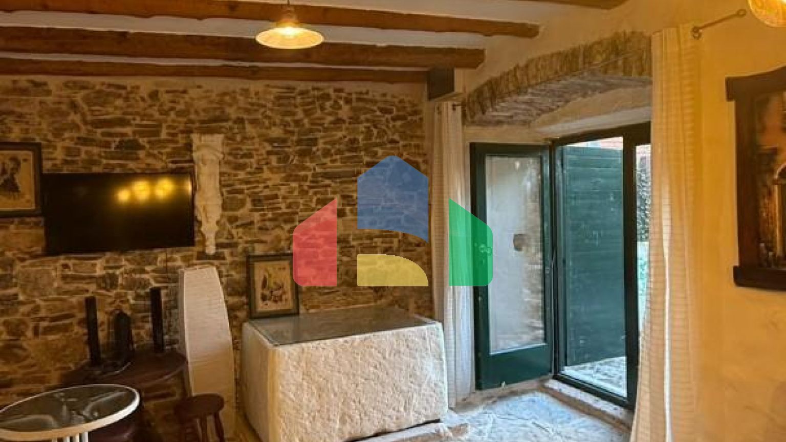 Продаётся каменный дом в Каменари, Которский залив.