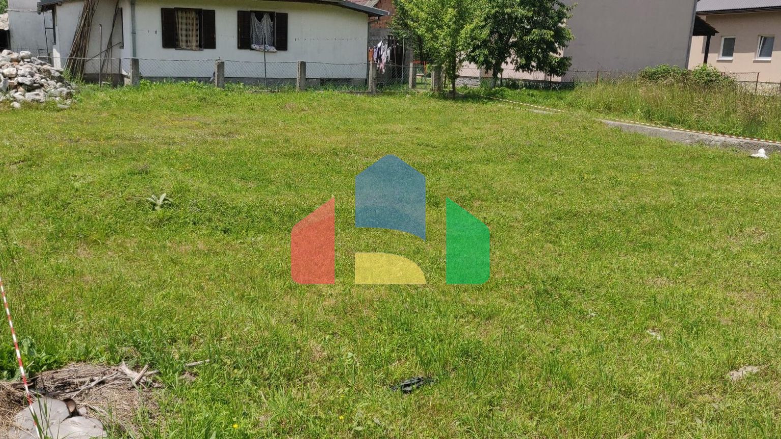 Участок в Колашине в 300 метрах от реки Тара