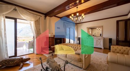 Дом, 4 спальни, Котор, Skaljari