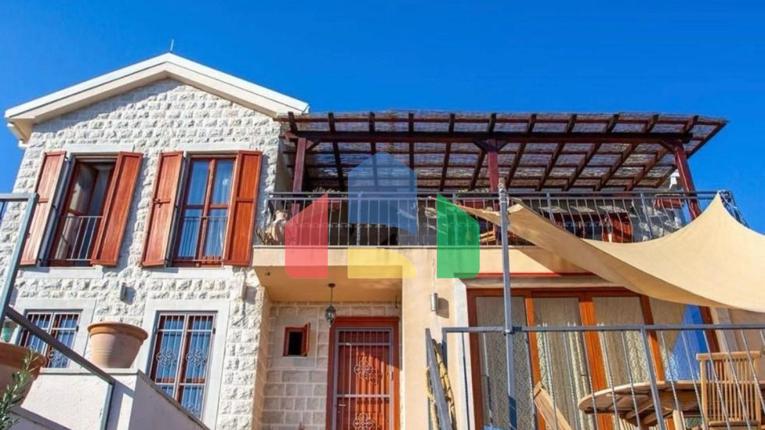 Продаётся каменная вилла с панорамным видом на море Котор, местечко Загора