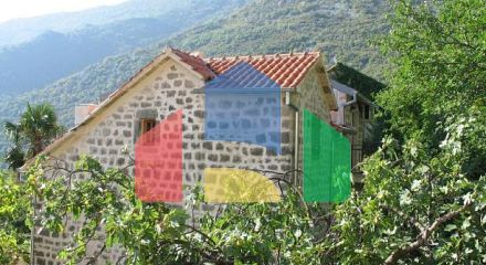 Комплекс из трех зданий в Которе