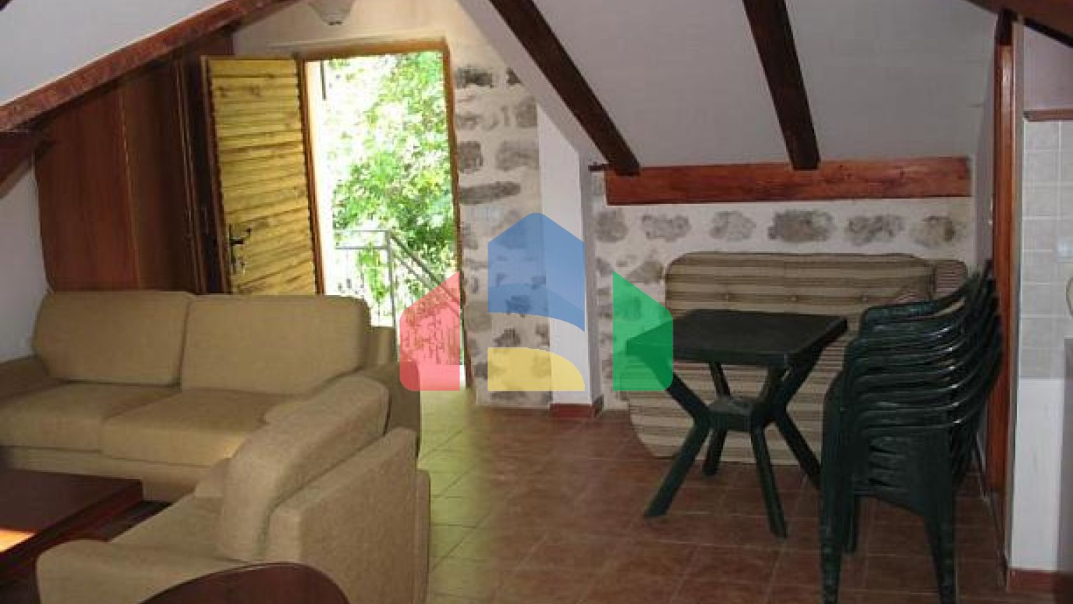 Комплекс из трех зданий в Которе