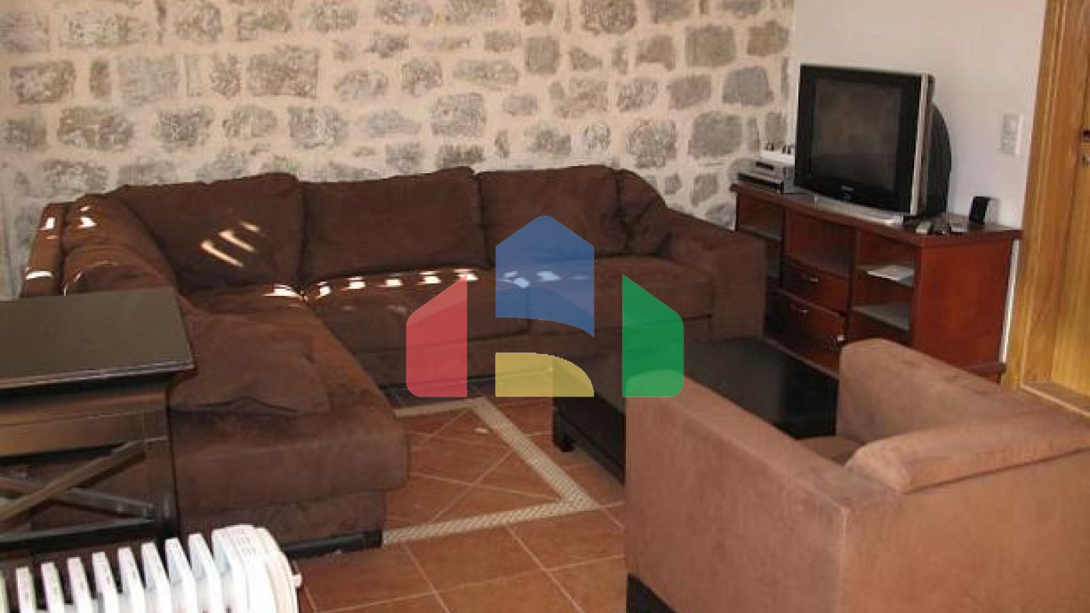 Комплекс из трех зданий в Которе