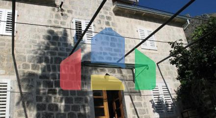 Комплекс из трех зданий в Которе