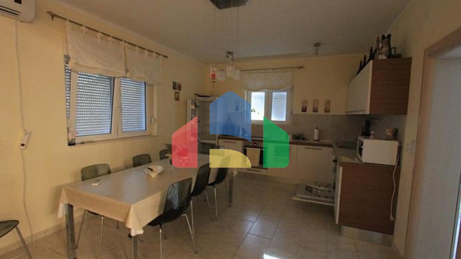 Комплекс из трех зданий в Которе