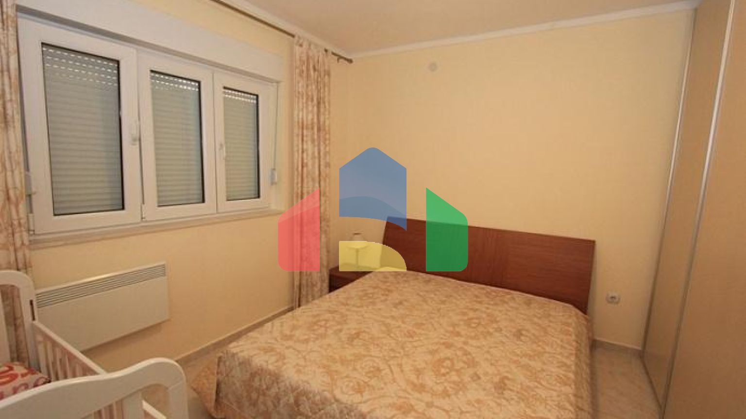 Комплекс из трех зданий в Которе