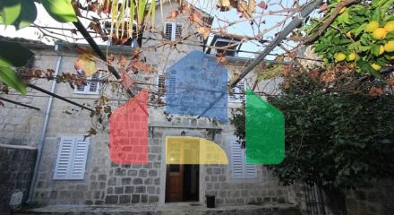 Комплекс из трех зданий в Которе